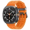 Image de Samsung Galaxy Watch Ultra 2025 47 mm LTE Gris (Titanium Gray) et bracelet bleu marine orange L705
