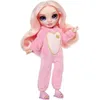 Image de Junior High Pyjama Party - Poupée mannequin articulée 22cm - Bella (rose) - Nombreux accessoires - à partir de 4 ans
