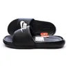 Image de Claquettes Noires Femme Nike Victori