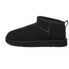 Image de Bottes UGG Classic Ultra Mini II Noir pour Femme - Tige Basse en Cuir avec Doublure UGGplush 