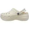 Image de Sabots femme - Crocs - Classic Platform Glitter - Couleur Bone - Doublure chaude - Semelle compensée