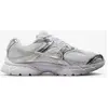 Image de Chaussures Nike V5 RNR blanc argent femme - 36.5