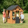 Image de Backyard Discovery Sweetwater Maisonnette en Bois Maisonnette de Jardin Cabane bois extérieur Cabane Maisonnette avec Cuisine