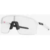 Image de Lunettes Oakley Sutro Lite Matte White avec verre Clear to Black Photochromic