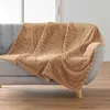 Image de Plaid flanelle relief Mini Frosty 125 x 150 cm - Camel doux et moelleux