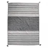 Image de Tapis Kilim 160x230 Rectangle Fait Main En Coton Gris Et Noir Motif Ethnique