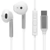 Image de Écouteurs filaires USB-C blancs intra-auriculaires avec micro et télécommande câble 12 m