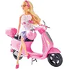 Image de Steffi Aime Son Scooter Chic De Ville