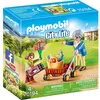 Image de City Life - Petite fille et grand-mère