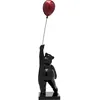 Image de Objet décoratif - KARE - Ours noir avec ballon - Hauteur 74 cm - Design contemporain - Pour salon