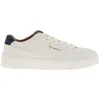 Image de Sneakers blanches avec un logo de la marque et des lacets plats