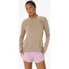 Image de T-shirt manches longues ASICS Road Seamless beige femme - S