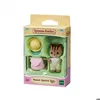 Image de Figurine SYLVANIAN FAMILIES - Bébé écureuil avec chapeau et sac