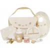 Image de Kit De Soins Pour Poupées - Le Toy Van - Taille de la bouteille: 4 5x4 5x10 cm - ge: 2+ - Matériau: coton bois