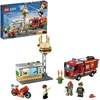 Image de LEGO® City 60214 L’intervention des pompiers au restaurant de hamburgers Caserne avec Camion Jouet pour Enfant de 5 ans et +