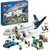 Image de LEGO® City 60367 L’Avion de Ligne Jouet avec Bus de lAéroport Remorqueur Camion à Bagages et 9 Minifigurines