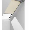 Image de VELUX Store Original Occultant Beige Clair Cadre Argenté DKL 102