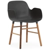 Image de NORMANN COPENHAGEN fauteuil FORM ARMCHAIR avec piètement en noyer (Noir - Polypropylène et noyer)