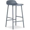 Image de NORMANN COPENHAGEN tabouret FORM BARSTOOL H 65 cm avec piètement en acier verni (Bleu - Polipropilene e acciaio verniciato)