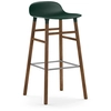 Image de NORMANN COPENHAGEN tabouret FORM BARSTOOL H 75 cm avec piètement en noyer (Vert - Polypropylène et noyer)