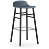 Image de NORMANN COPENHAGEN tabouret FORM BARSTOOL H 75 cm avec piètement en bois noir (Bleu - Polipropilene e legno nero)
