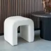 Image de Pouf En Bouclette Blanc - Confortable Et Élégant 41x36.5 Cm