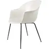 Image de GUBI chaise avec accoudoirs BAT DINING CHAIR avec la base noir (Alabaster white - polypropylène et acier)