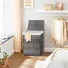 Image de SONGMICS Panier à linge de 90L Corbeille à vêtements en rotin synthétique sac intérieur amovible Gris LCB51WG