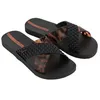 Image de Tongs Ipanema Sense Slide pour femmes noir lanières tressées
