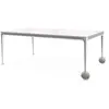 Image de MAGIS table avec roues BIG WILL 200 x 105 cm (Blanc brillant - Pieds en aluminium brillant et plateau en cristal trempé brillant)