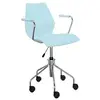 Image de KARTELL chaise à roulettes avec accoudoirs MAUI (Bleu clair - Polypropylène coloré dans la masse)