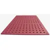 Image de Tapis bébé Leisis avec trous thermoformés grand rouge cerise