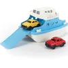 Image de Ferry bleu et 2 petites voitures