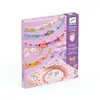 Image de Kit créatif bijoux : Plateau d'enfilage et couronnes : Précieux Djeco-DJ09837