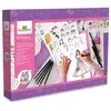 Image de Atelier styliste avec tablette lumineuse