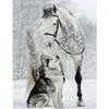 Image de Broderie diamant : Cheval et Loup dans la Neige - sans chassis en bois FiguredArt-DP-804