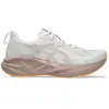 Image de Chaussures de running femme Asics Novablast 5 1012B765 - 102 Blanc 40,5