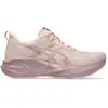 Image de Chaussures de running femme Asics Novablast 5 1012B765 - 702 Rose 37,5
