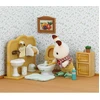 Image de Sylvanian Family 5015 : Frère lapin chocolat aux toilettes Sylvanian-5015
