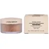 Image de Laura Mercier, Poudre, Poudre de finition souple translucide Ultra-Blur Mi (Moyennement profond, Translucent)