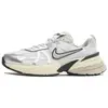 Image de Baskets Nike V2K Run Blanc Sommet Argent Métallisé Femme FD0736-100 36.5