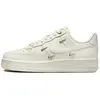 Image de Nike Air Force 1 '07 Lx Cn Voile Or Mini Swooshes Baskets Femme FV3654-111 40.5 de l’or blanc