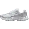 Image de Nike V5 RNR Blanc Argent Métallisé Baskets Femme Noir HQ7901-101 38.5