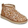 Image de Boots UGG  W CLASSIC ULTRA MINI PLAINS M66688545