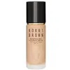 Image de Bobbi Brown Weightless Skin Foundation - Fond de teint tenue 24 heures SPF15