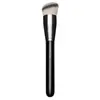 Image de M.A.C Synthetic Rounded Slant Brush 170 - Pinceau Biseauté pour le Teint
