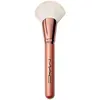 Image de Mac Knives, Pinceau de maquillage, 143S Brosse à bronzer Fan