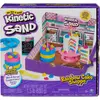 Image de Spin Master Kinetic Sand, Rainbow Cake Shoppe, 680 g de sable jaune, rose, bleu et blanc parfumé à la vanille, 1