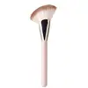 Image de RARE BEAUTY Warm Wishes Angled Powder Brush - Pinceau biseauté pour poudre