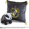 Image de Noble Collection Harry Potter: Hufflepuff avec Blaireau (25 cm)